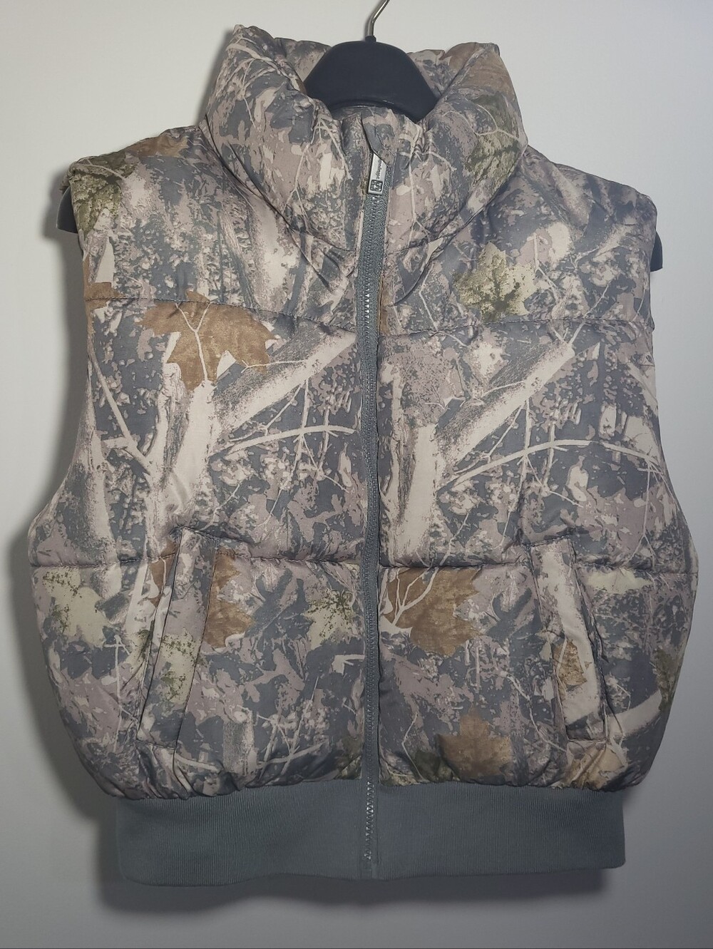 Aéropostale RealTree/Forest Camo Puffer Vest Size M